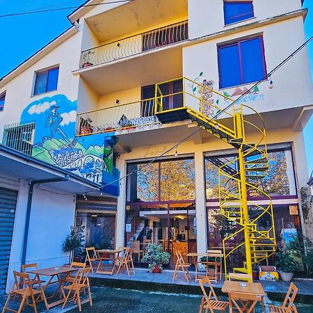 Traveler Hostel Shkodër Exteriör bild