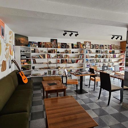 Traveler Hostel Shkodër Exteriör bild