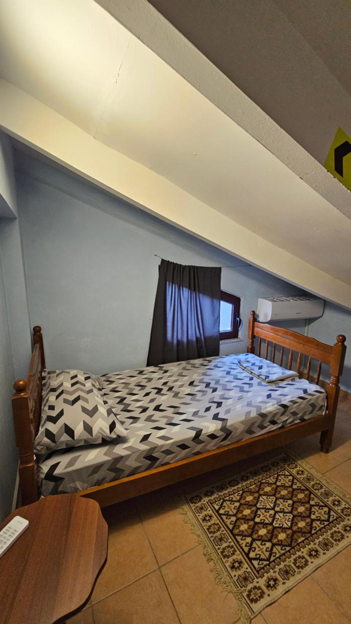 Traveler Hostel Shkodër Exteriör bild