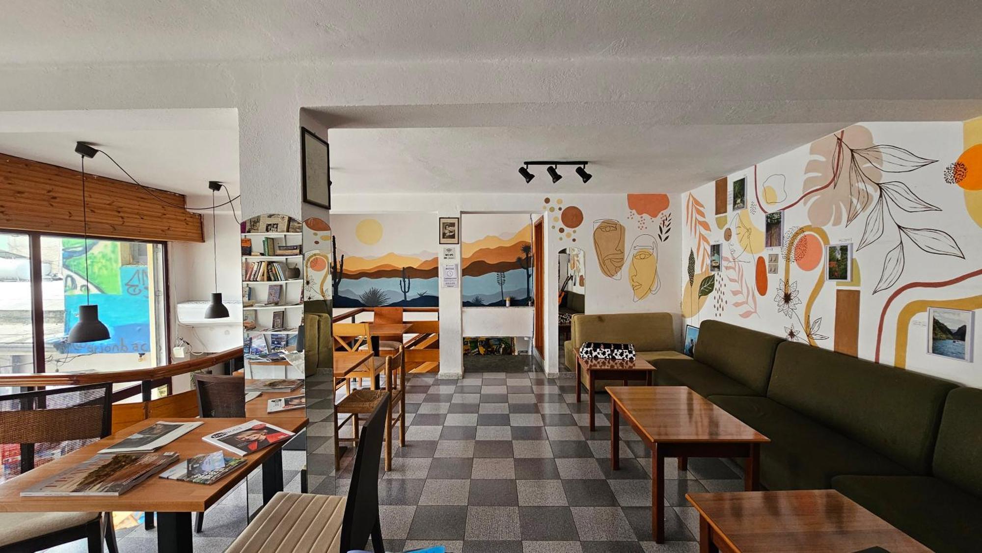 Traveler Hostel Shkodër Exteriör bild